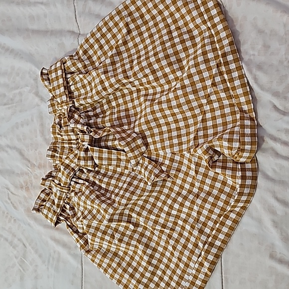 Matching Top and Shorts Set - Picture 4 of 5